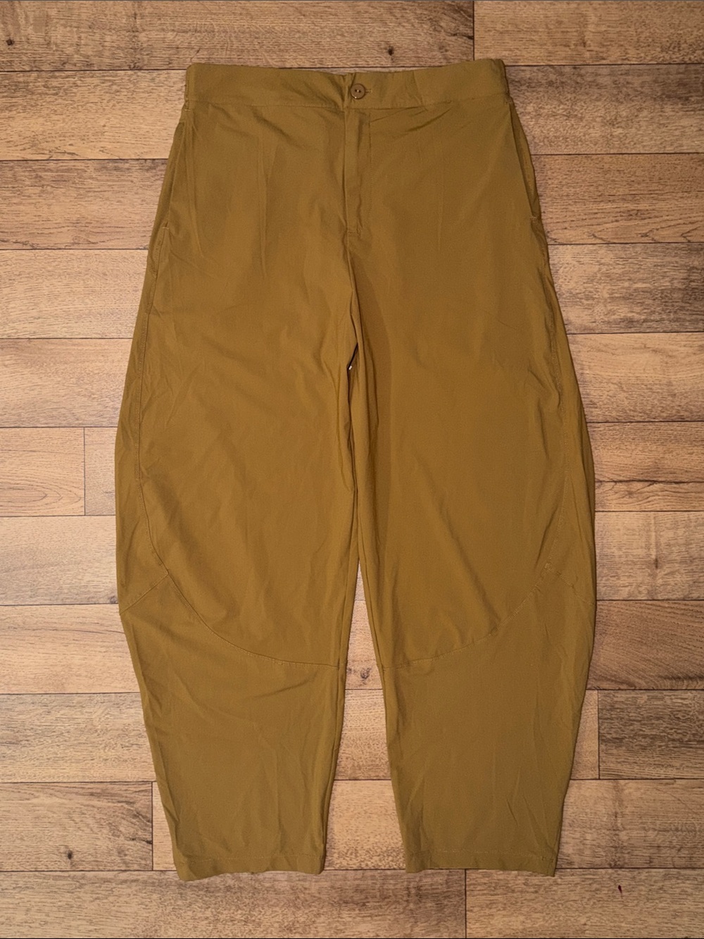 Ruti Size 3 The Wide-Ish Pants Bell Shape Relaxed Fit Tapered Minimalist Barrel